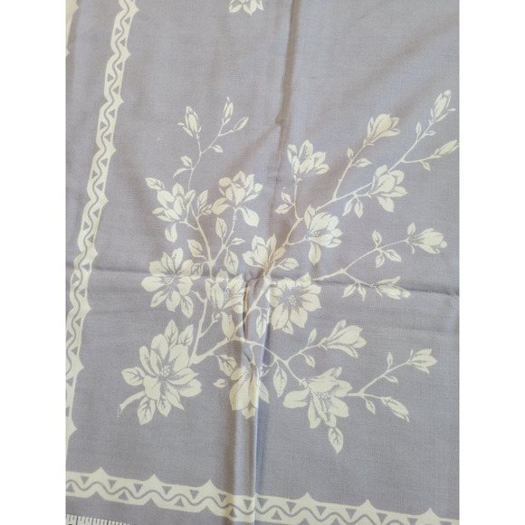 Vtg White Blue Floral Home Decor Kitchen Dining Rectangle Tablecloth 52.5"x46" - Picture 7 of 7